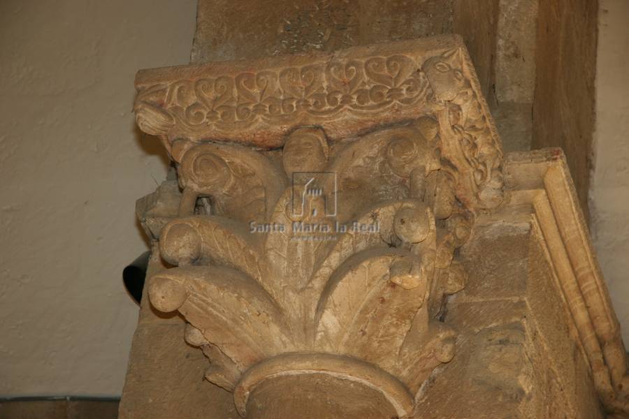 Capitel del interior de la nave
