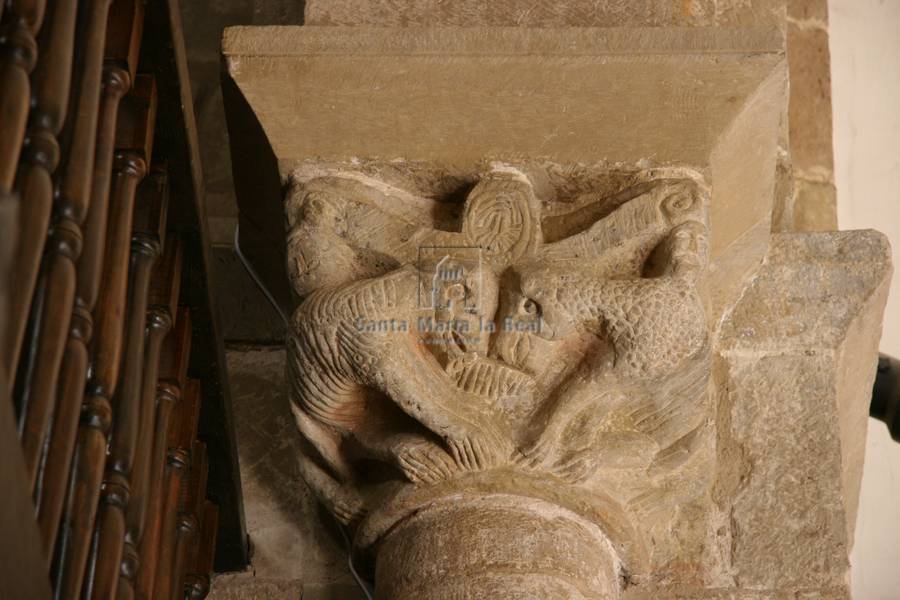 Capitel del interior de la nave
