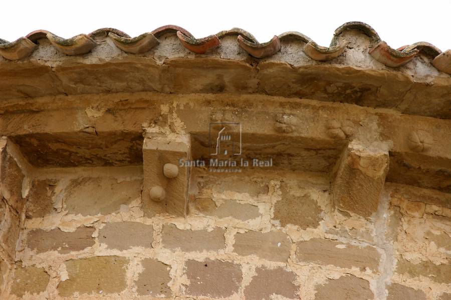 Canecillos del ábside