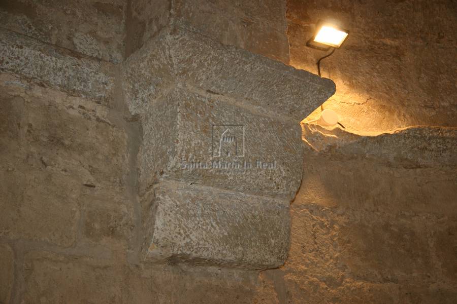 Ménsula del interior de la nave