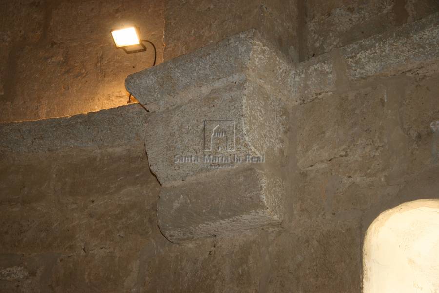 Ménsula del interior de la nave