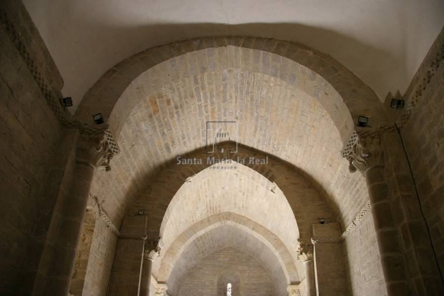 Vista interior de la bóveda desde la cabecera