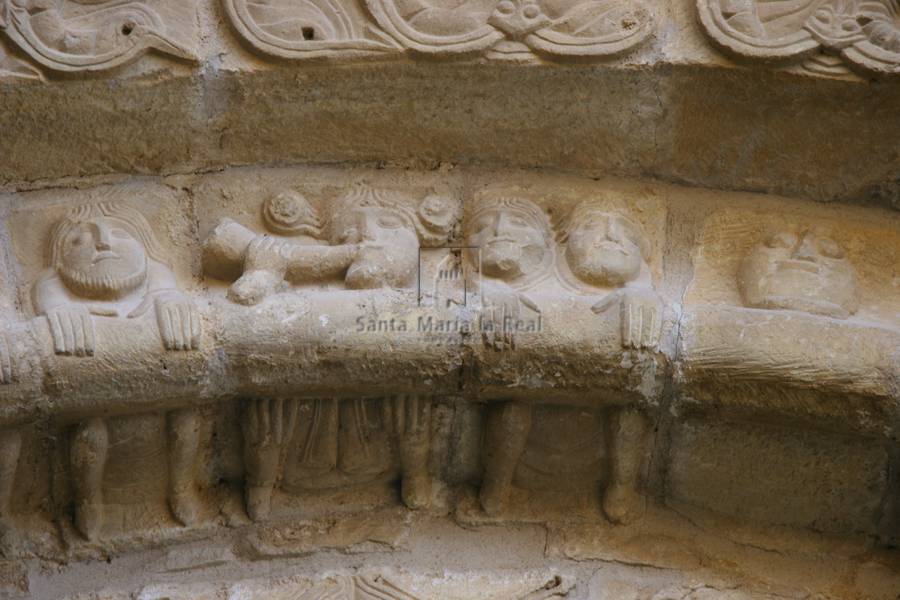 Detalle de la arquivolta de la portada norte