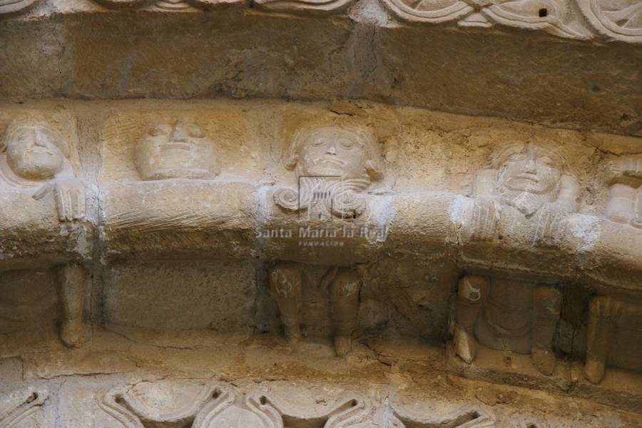 Detalle de la arquivolta de la portada norte