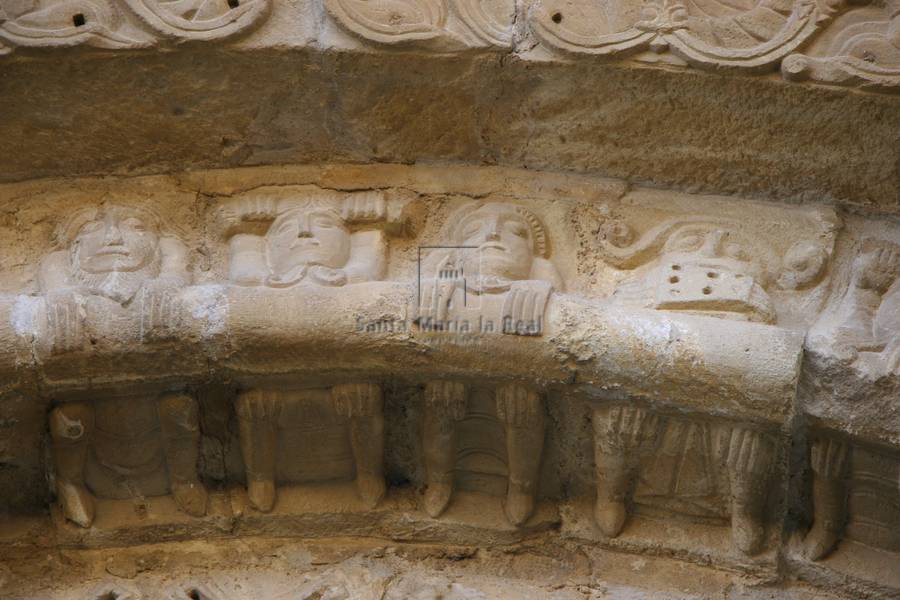 Detalle de la arquivolta de la portada norte