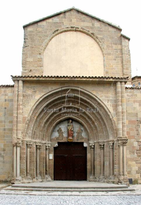 Detalle exterior de la fachada occidental