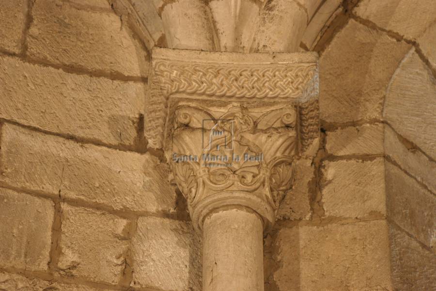 Capitel del ábside septentrional