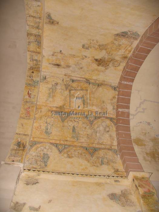 Detalle de las pinturas góticas aparecidas en la restauración en curso