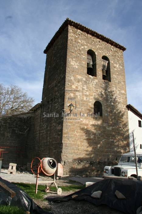 Vista general de la iglesia desde el oeste