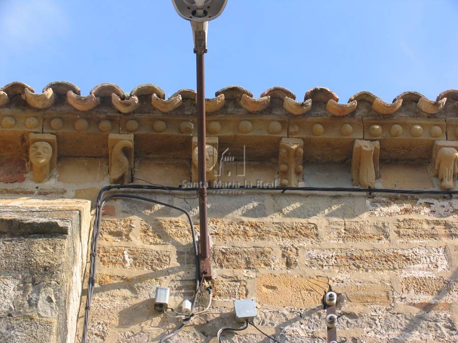 Canecillos en alero
