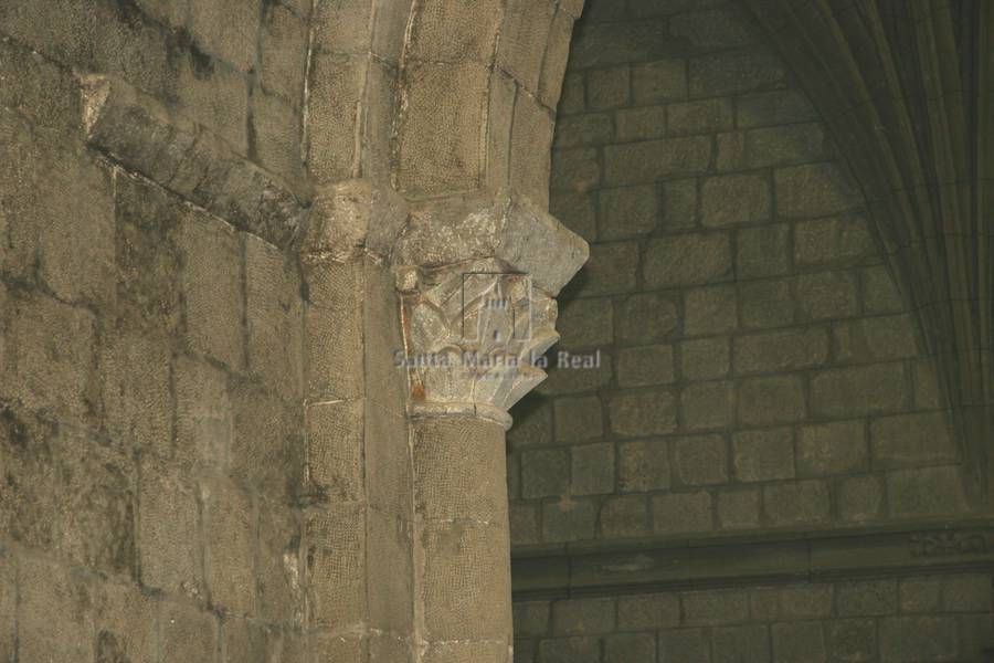 Capitel del interior