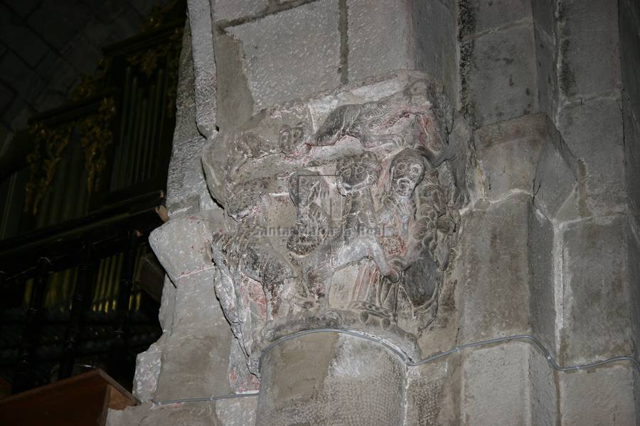 Capitel del interior