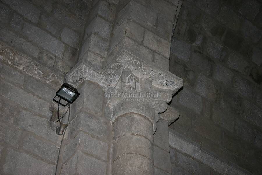 Capitel del interior