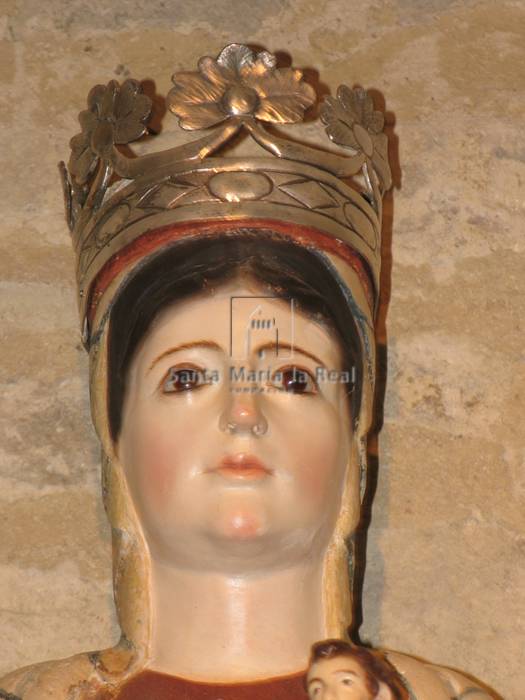Detalle de la talla de Nuestra Señora del Sagrario con el Niño