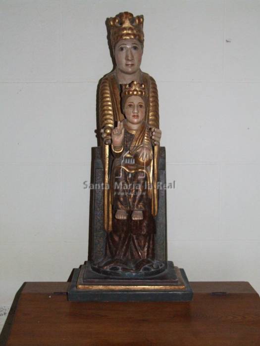 Talla de la Virgen con el Niño