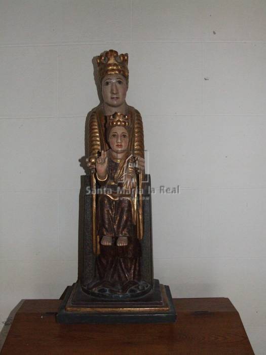 Talla de la Virgen con el Niño