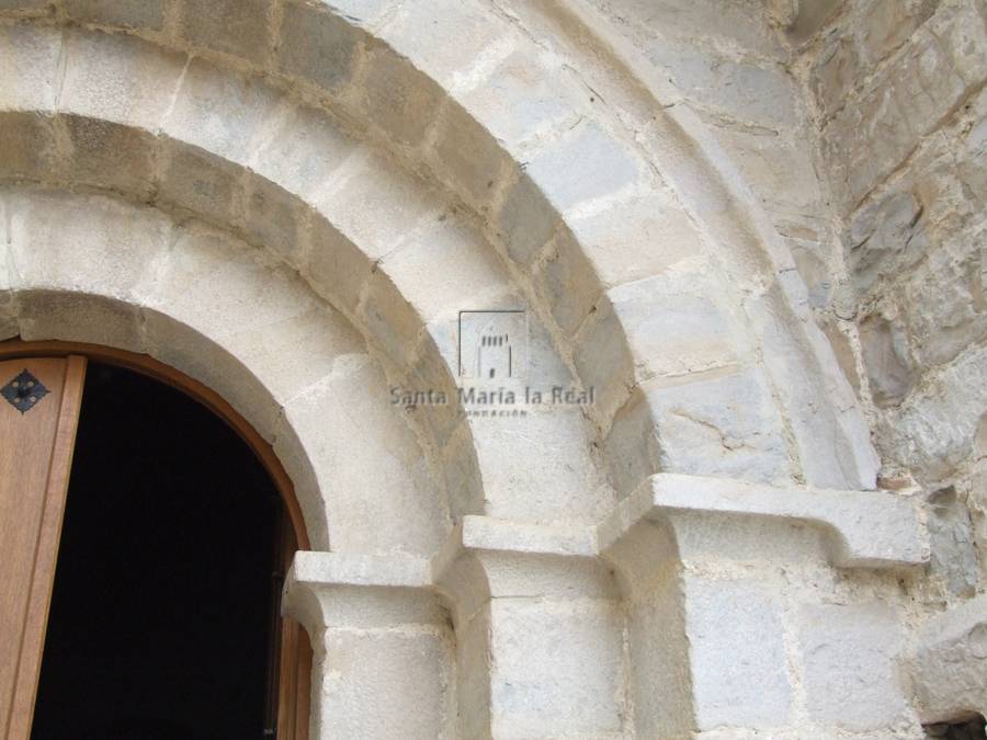 Detalle de las arquivoltas de la portada