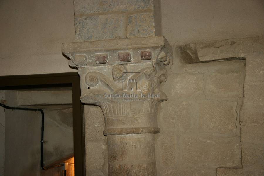 Capitel del interior de la nave