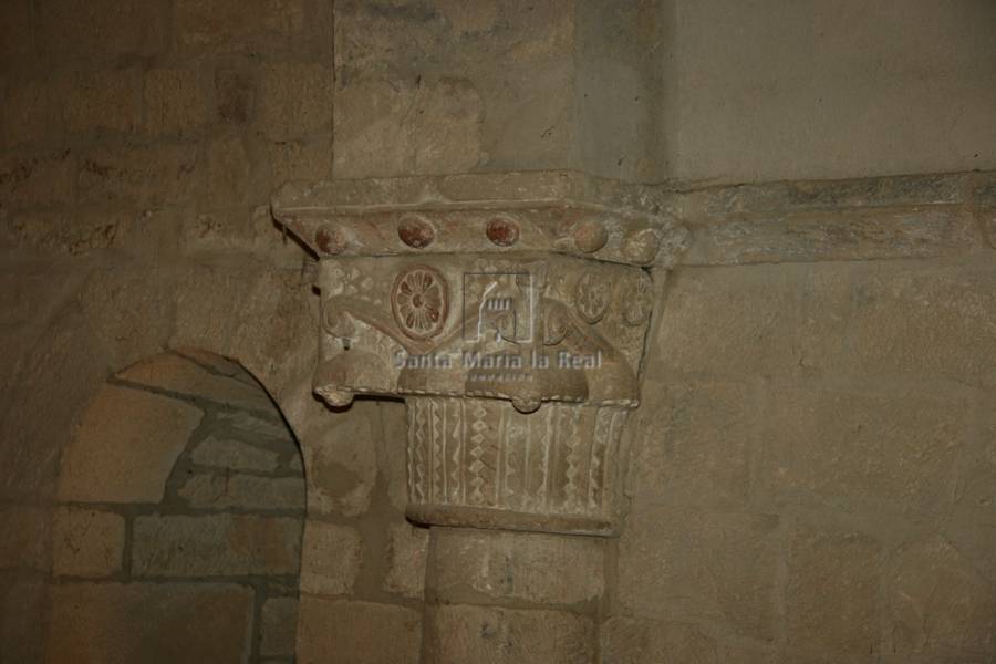 Capitel del interior de la nave
