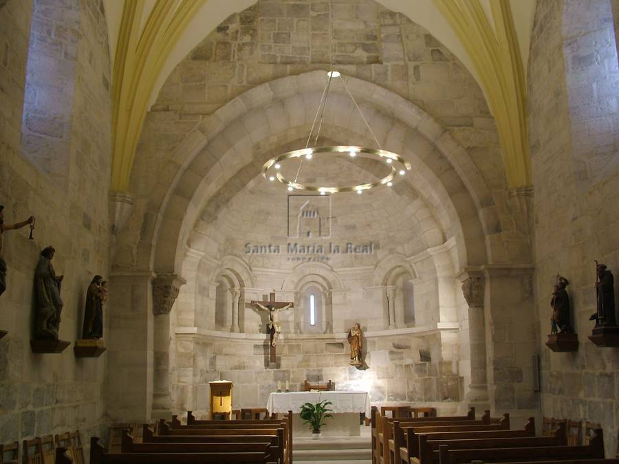 Interior de la nave desde la cabecera