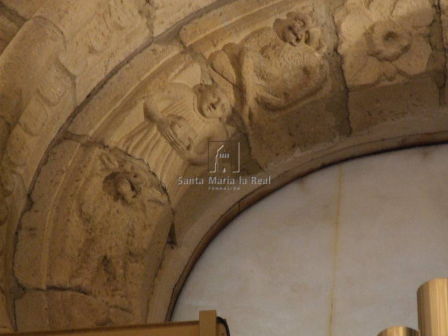 Detalle interior del rosetón de la fachada oeste