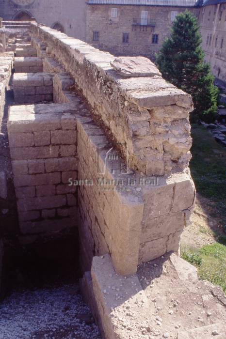 Muro septentrional de la Caritat durante las excavaciones de 1997