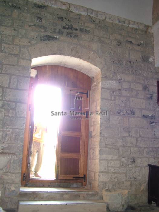 Portada sur desde el interior
