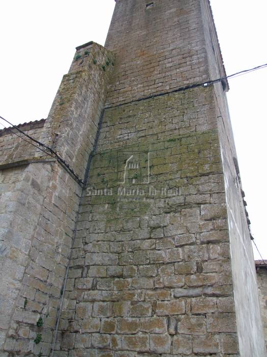 Detalle exterior de la espadaña desde el norte