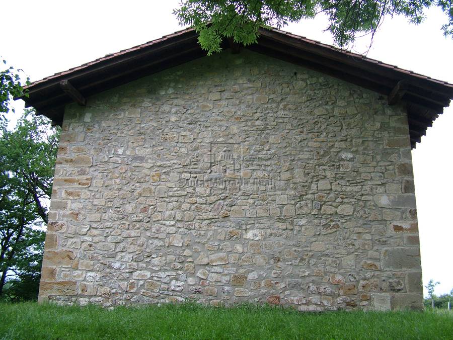Vista frontal del muro este
