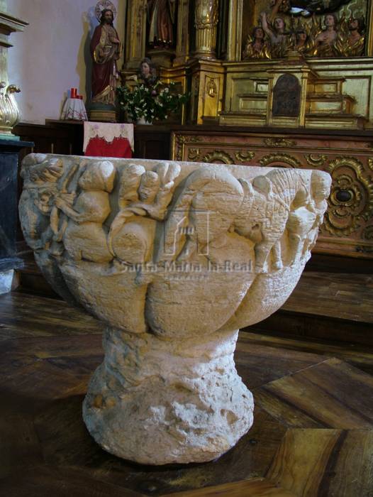 Pila bautismal con decoración figurada e historiada