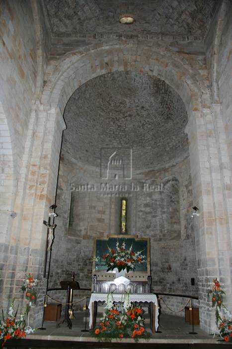Ábside central en el interior del templo