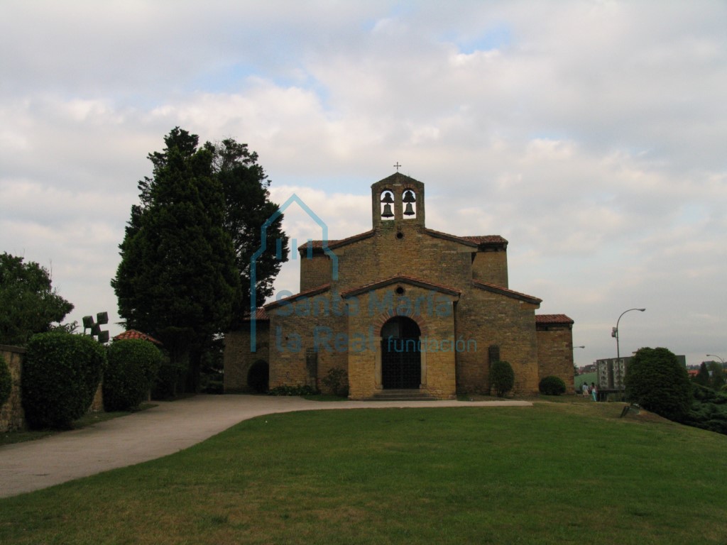 Vista general de la iglesia
