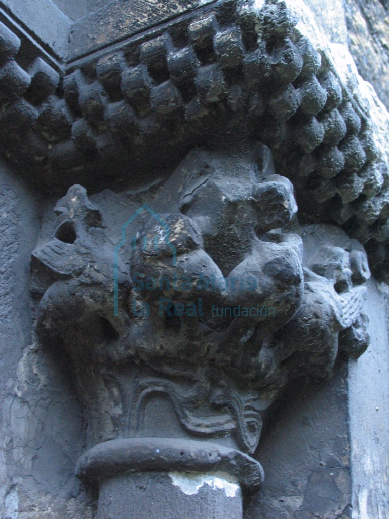 Capitel del lado derecho
