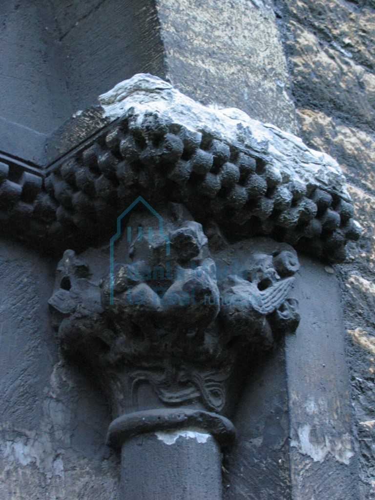 Capitel del lado derecho