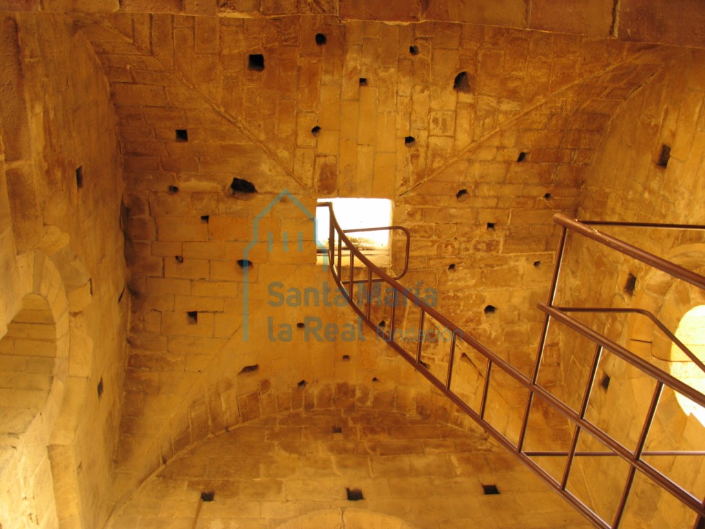 Interior. Bóveda del primer piso