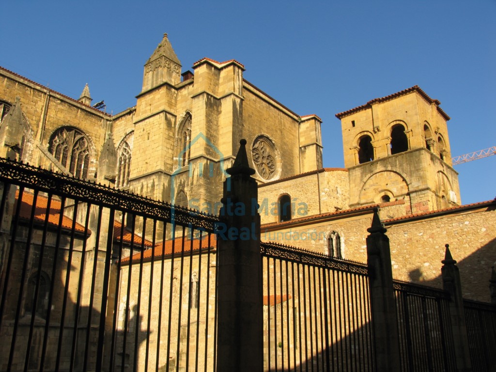 Exterior del lado oeste