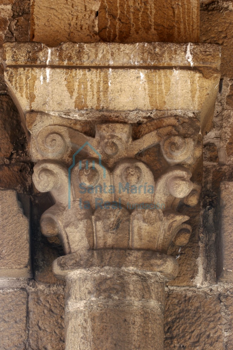 Capitel de las arquerías