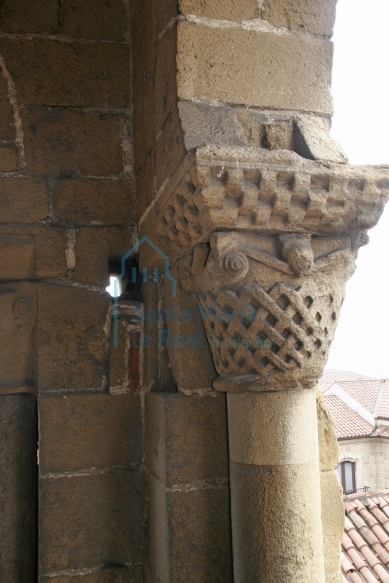 Capitel de las arquerías
