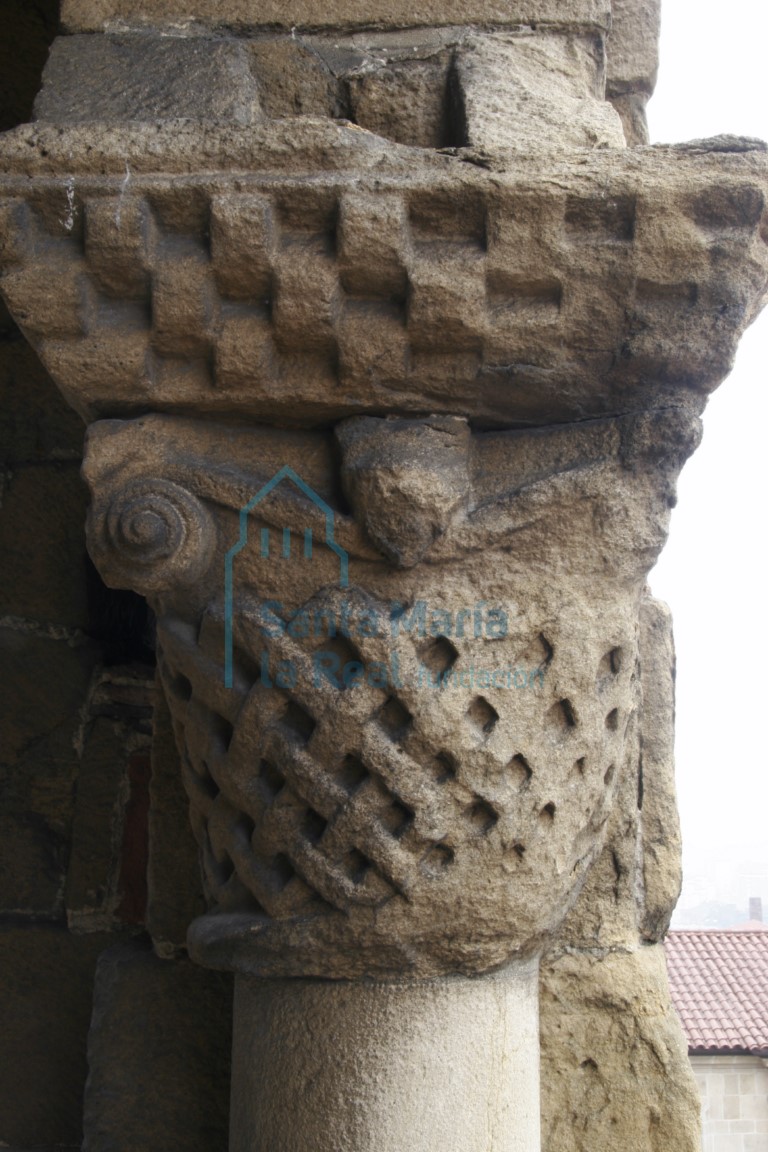 Capitel de las arquerías