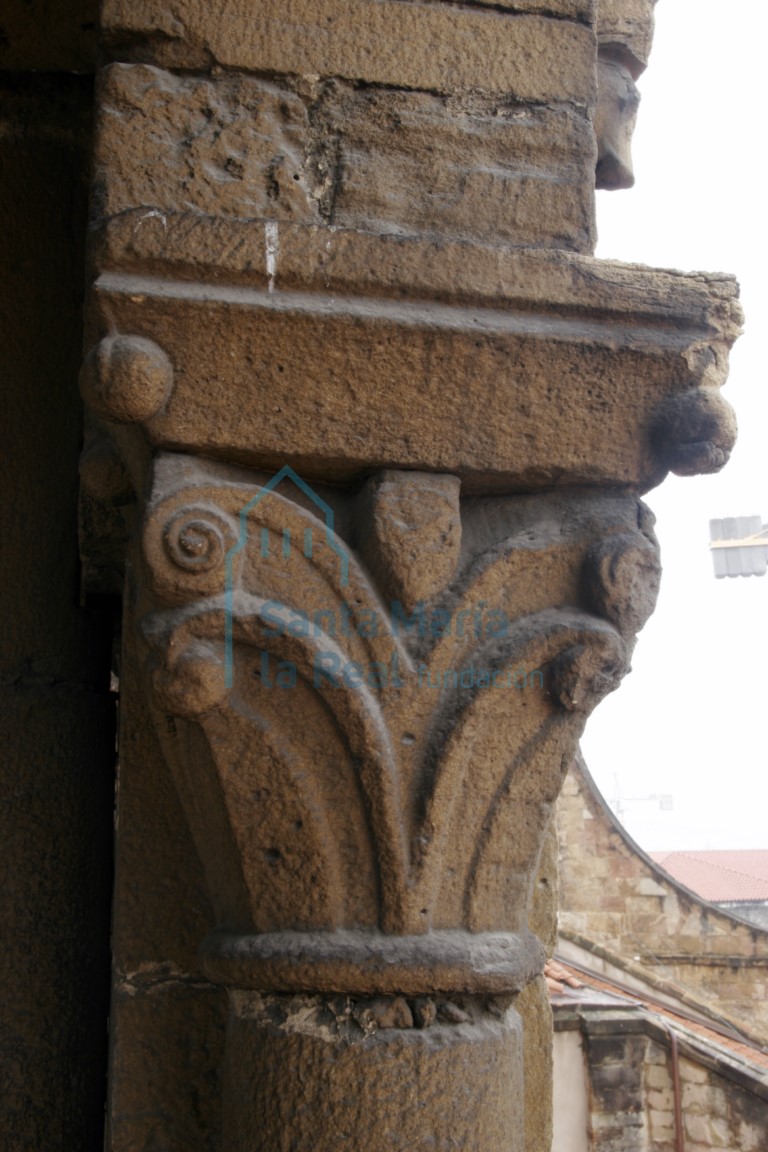 Capitel de las arquerías