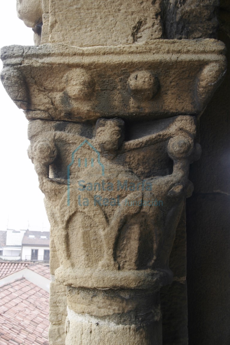 Capitel de las arquerías