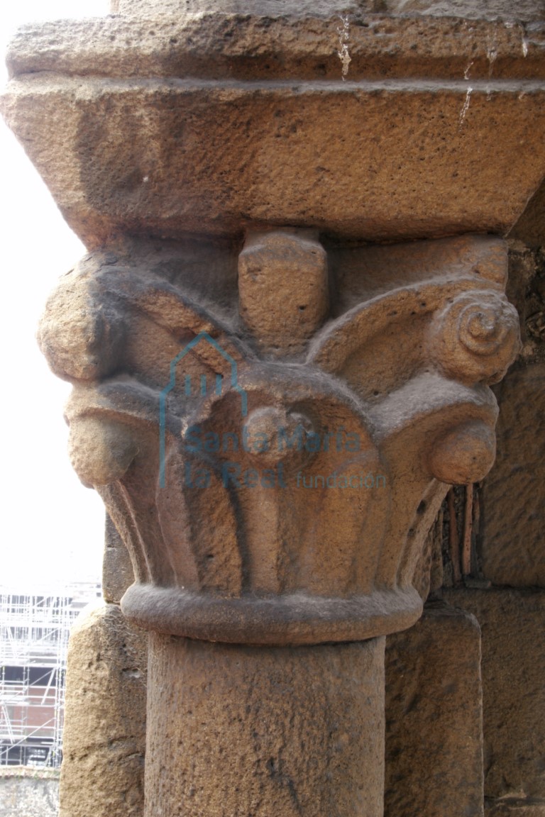 Capitel de las arquerías