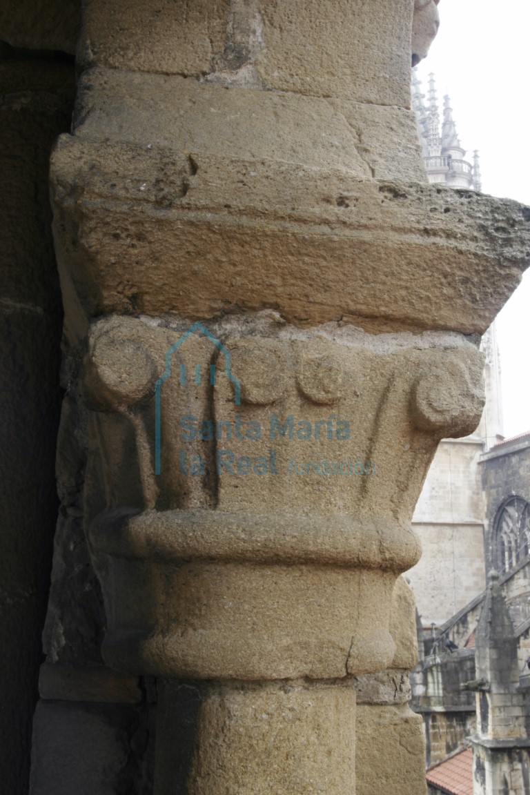 Capitel de las arquerías