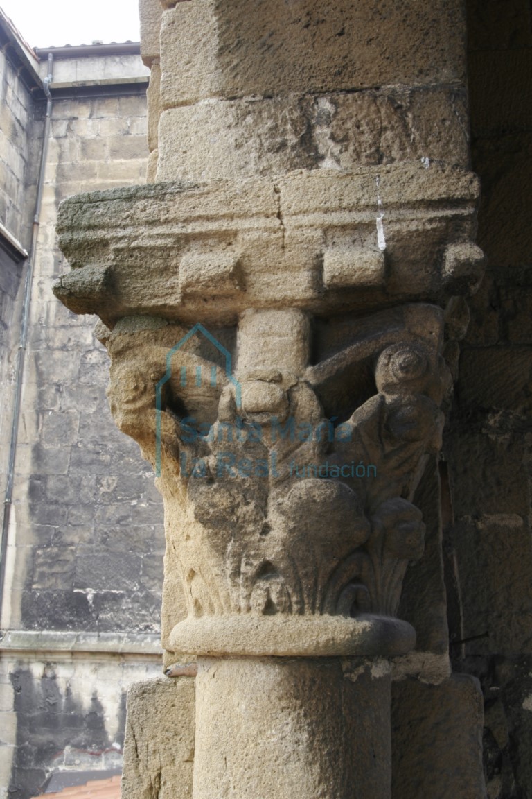 Capitel de las arquerías