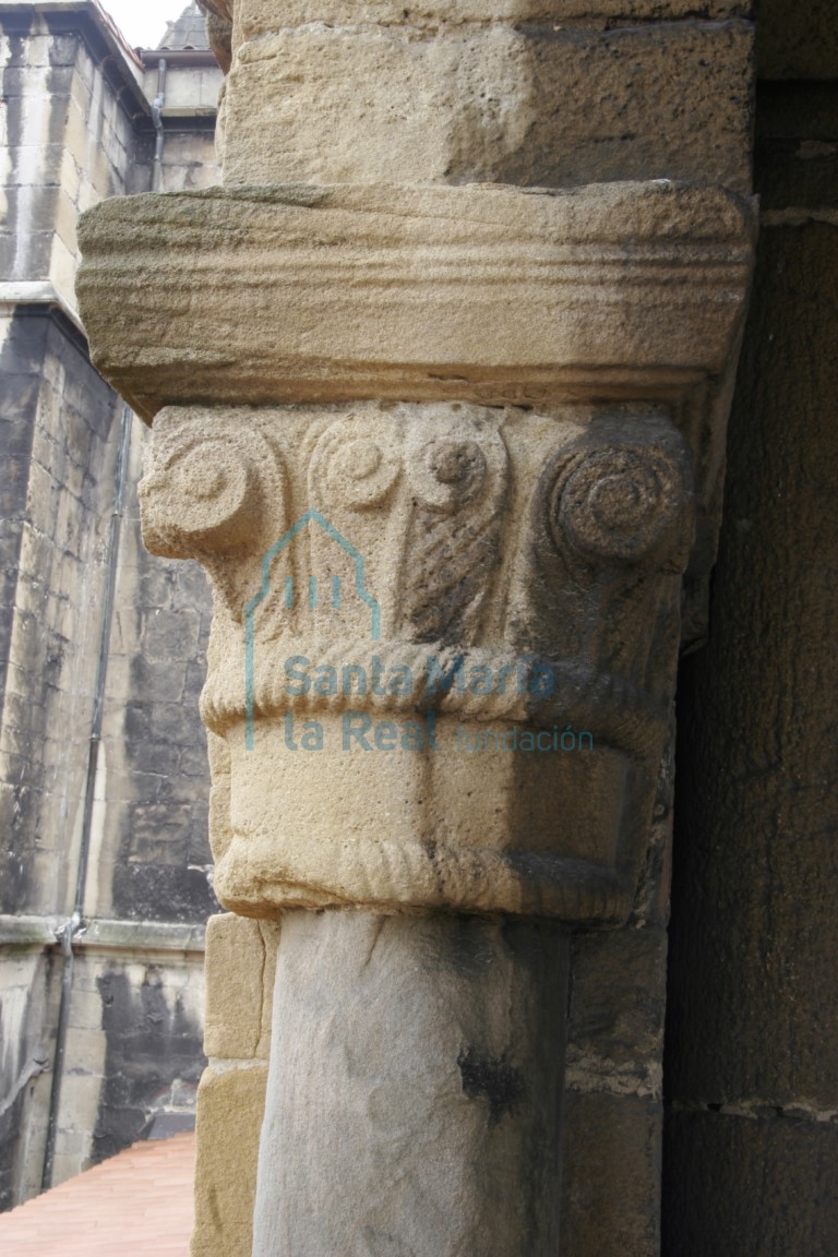 Capitel de las arquerías
