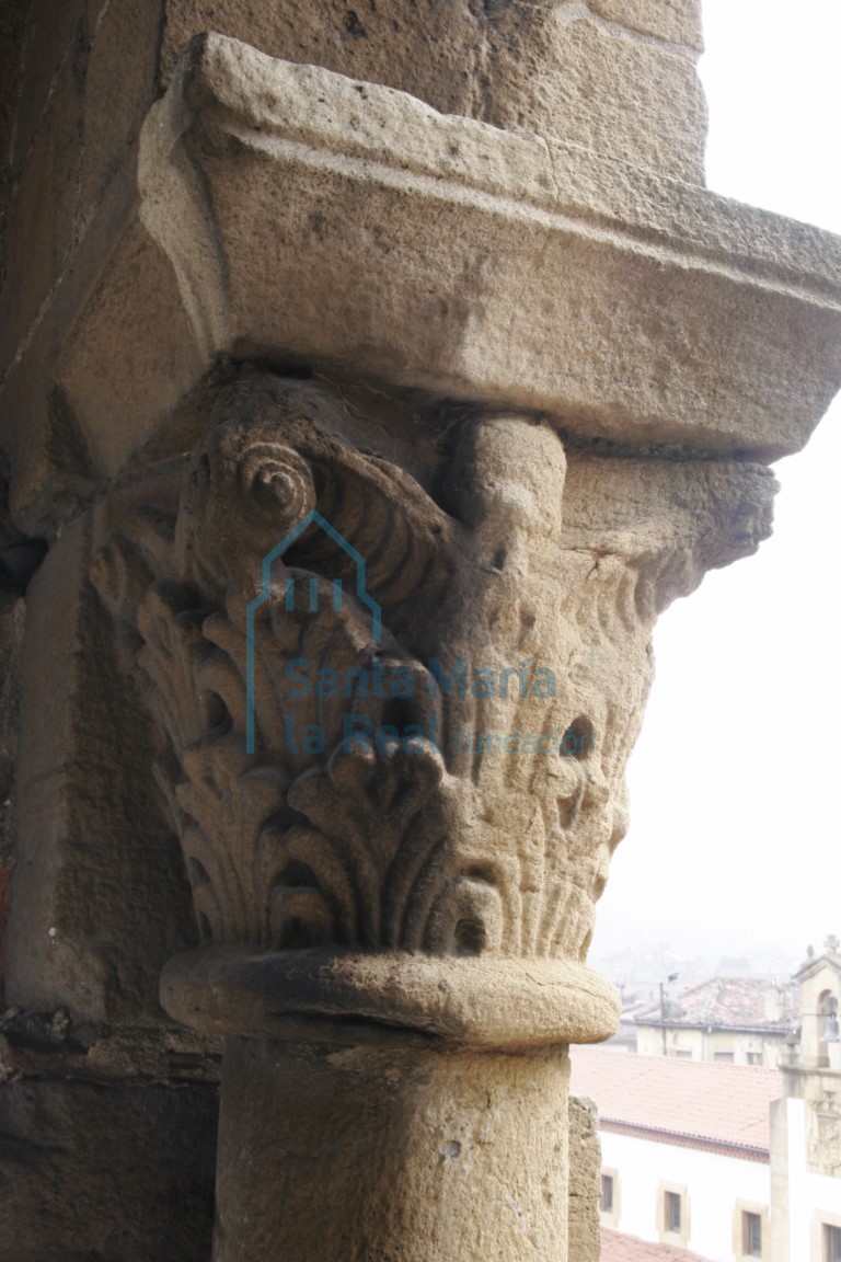 Capitel de las arquerías