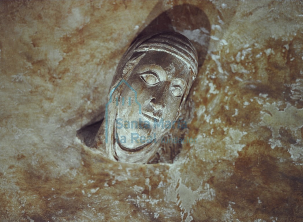 Cabeza de María perteneciente al Calvario