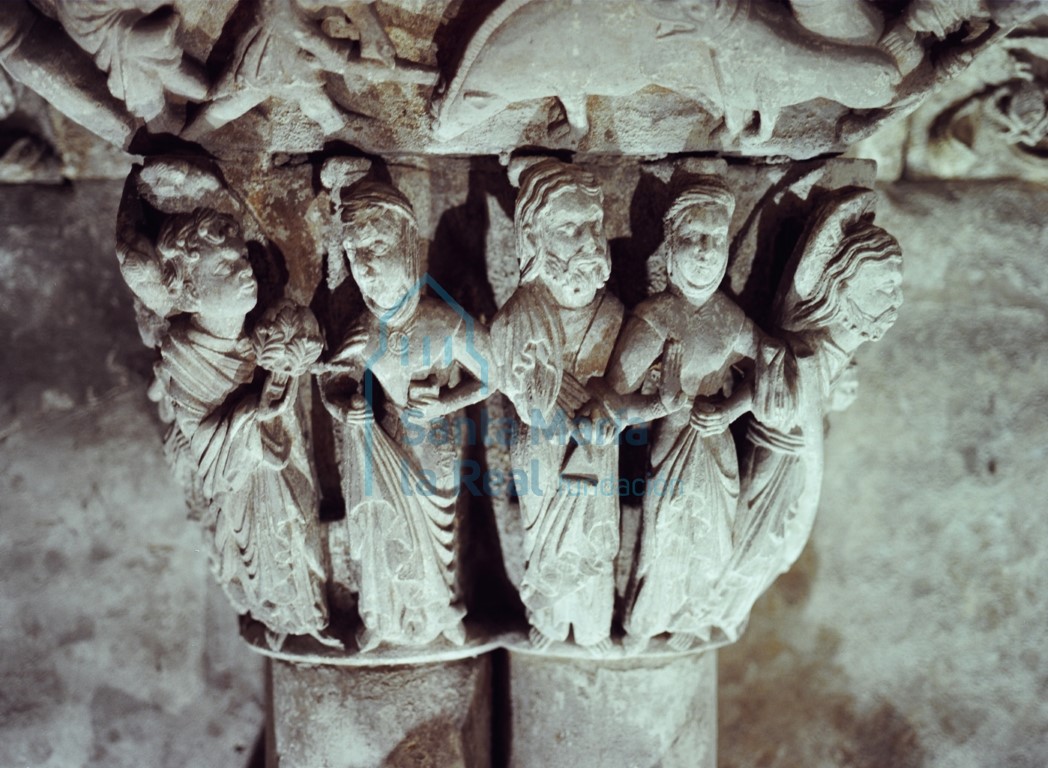 Capitel con escenas de la vida de María y de Cristo