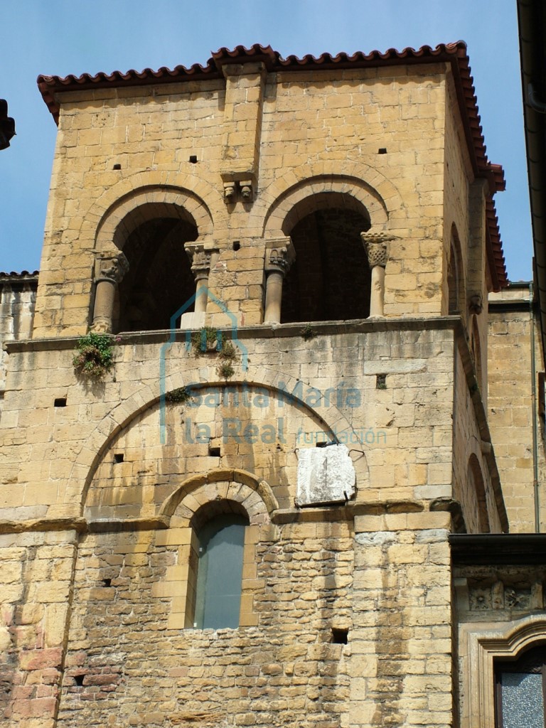 Exterior de la parte superior del lado sur