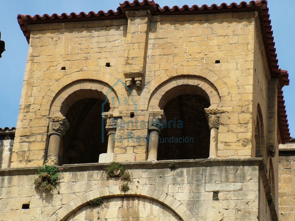 Exterior de la parte superior del lado sur